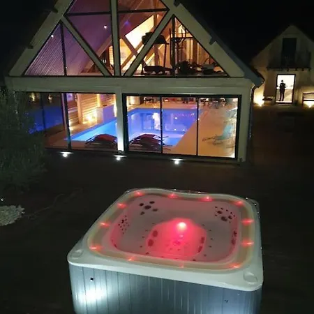 La Fontaine - Spa/piscine - Luxe - Reve Au Mans ラ・シャルトル・シュル・ル・ロワール